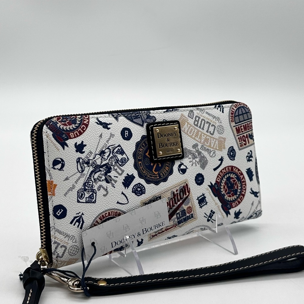 Disney Vacation Club DVC Dooney & Bourke Wallet Wristlet